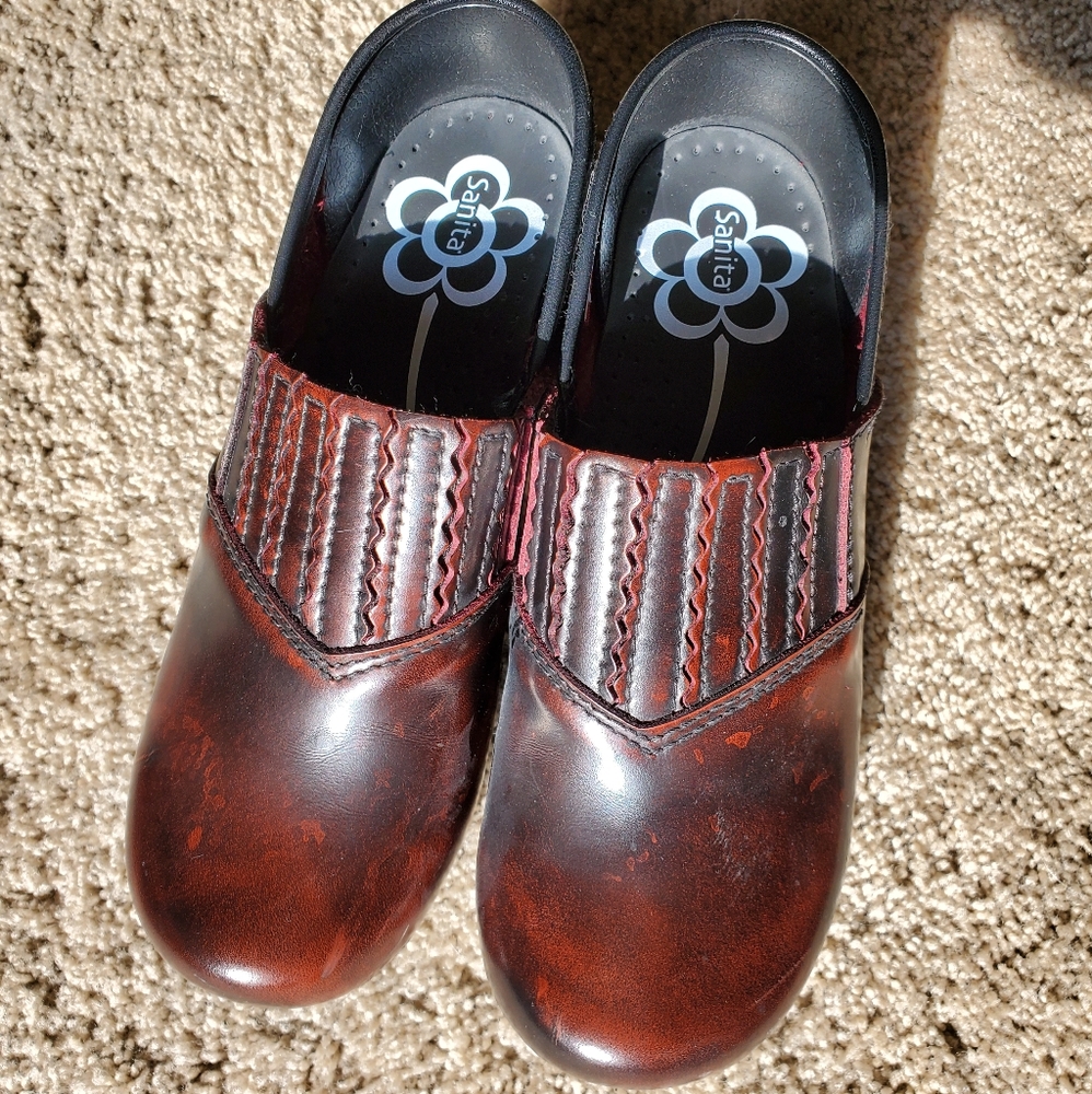 Sanita clogs
